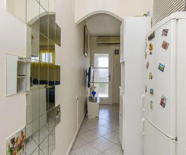 With Wifi - 13899 شقة *